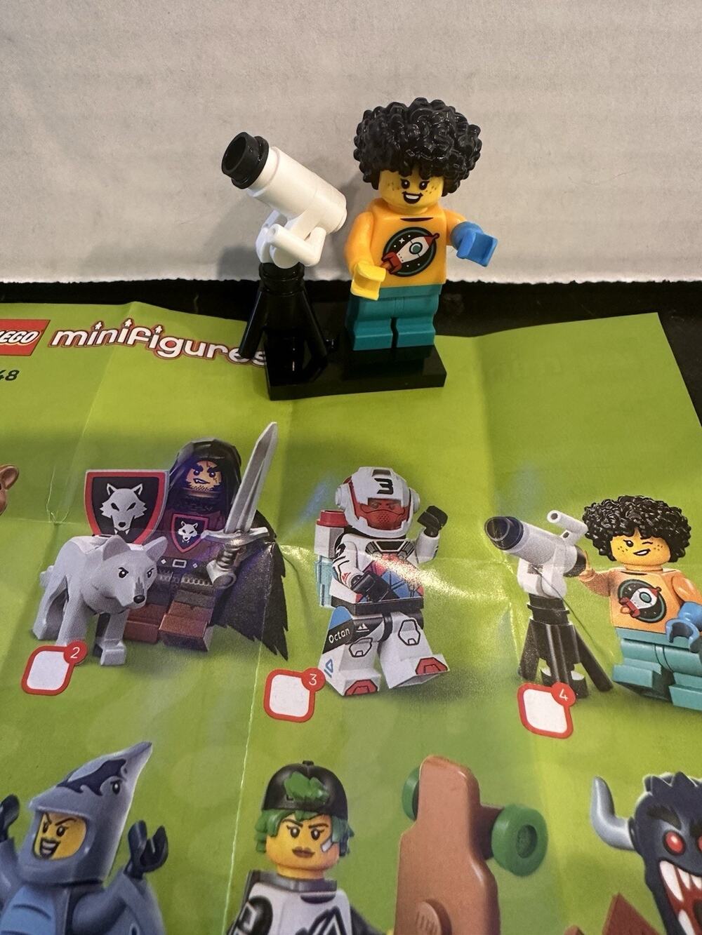 Lego Minifigures Series 27 - Astronomer Kid 71048 Collectible Series